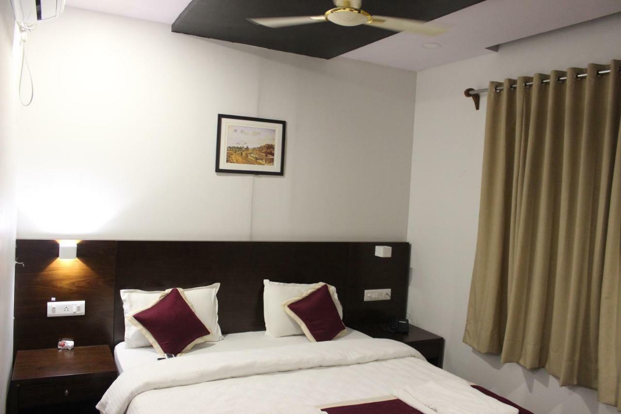 Tango Beach Resort Lakshmanpur Esterno foto